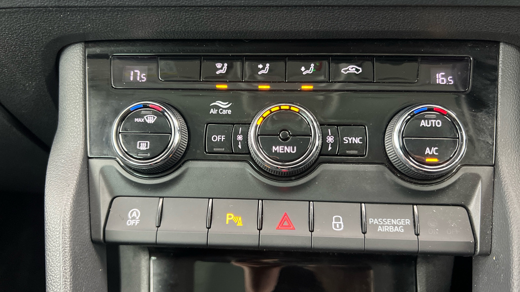 Skoda Karoq Se Technology White #12