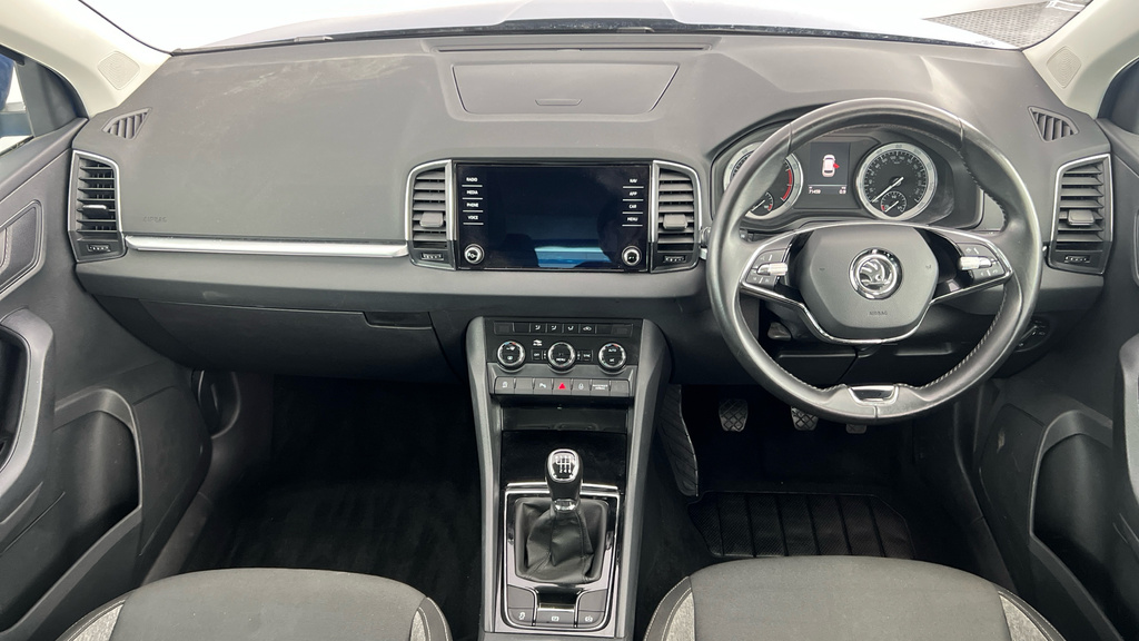Skoda Karoq Se Technology White #16