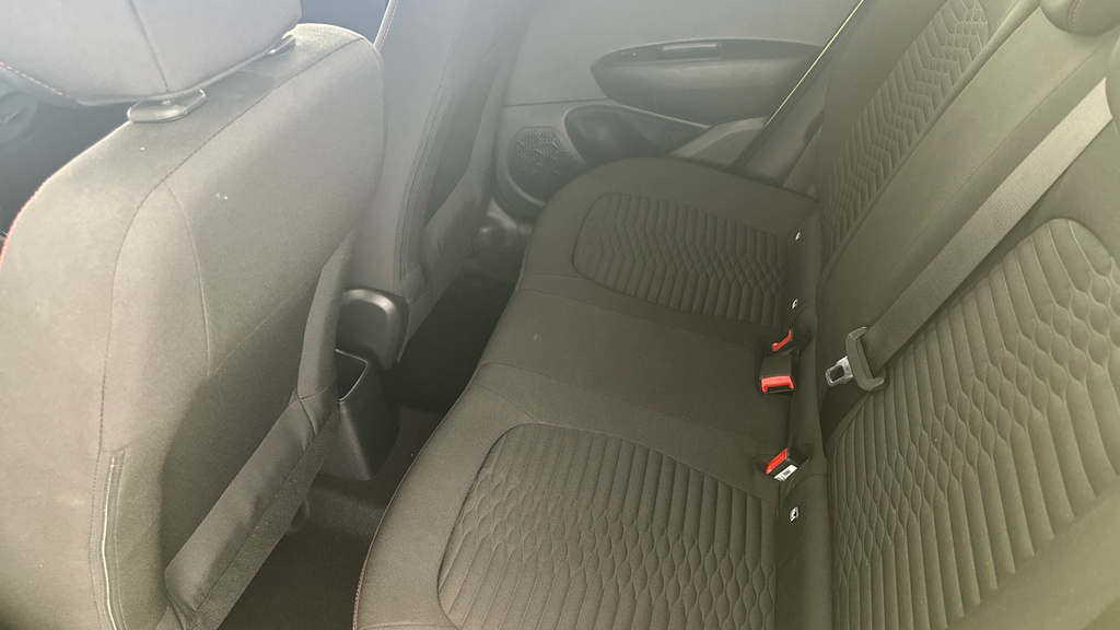 Hyundai I10 Advance White #21