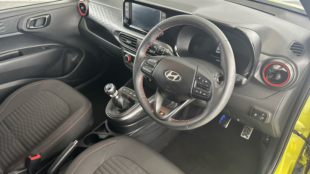 Hyundai I10 Advance White #9