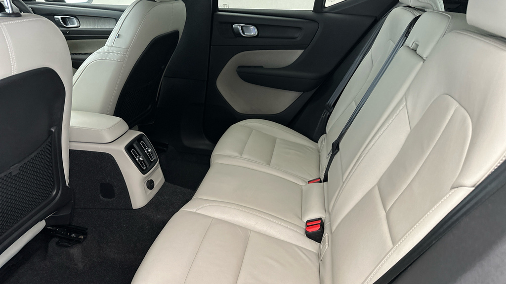 Volvo XC40 Suv Red #22