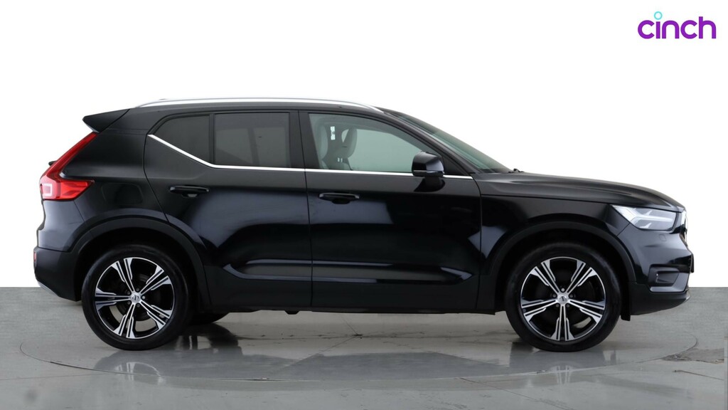 Volvo XC40 Suv Red #2
