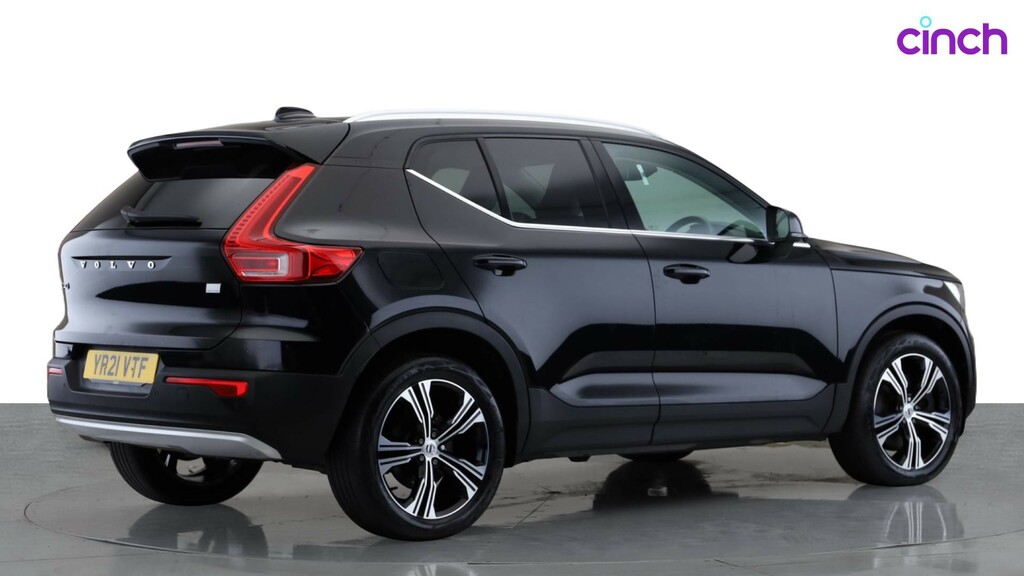 Volvo XC40 Suv Red #3