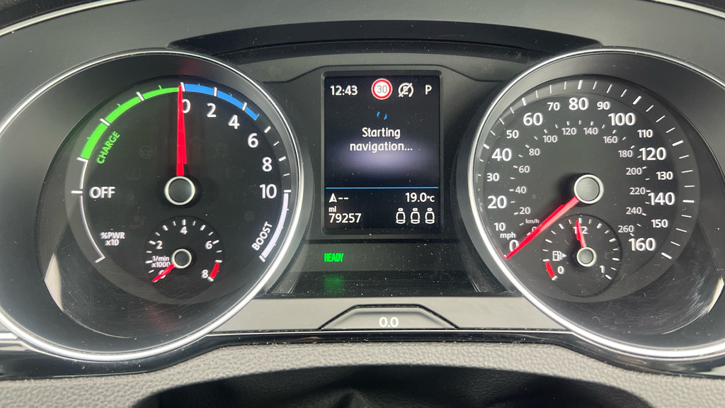 Volkswagen Passat Sel Black #25