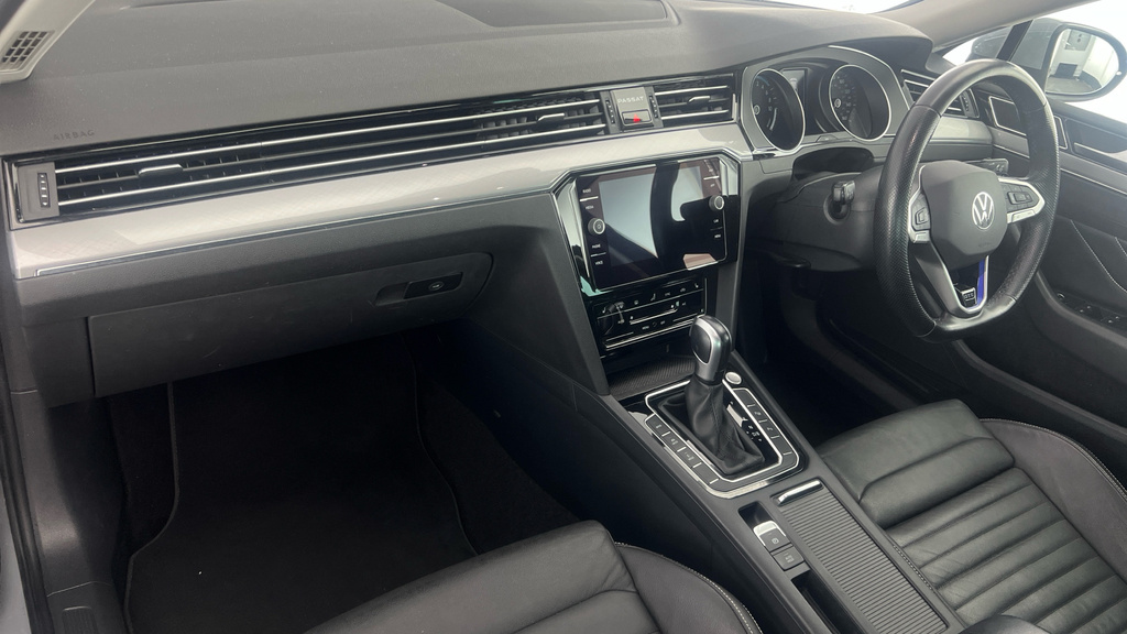 Volkswagen Passat Sel Black #14