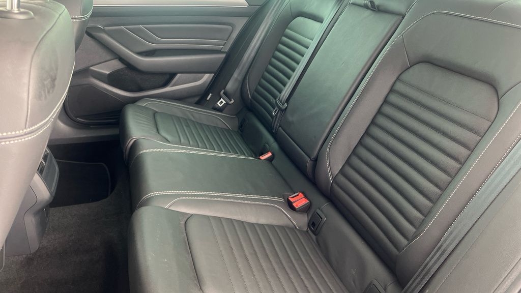 Volkswagen Passat Sel Black #26