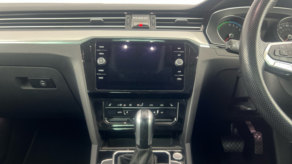Volkswagen Passat Sel Black #24
