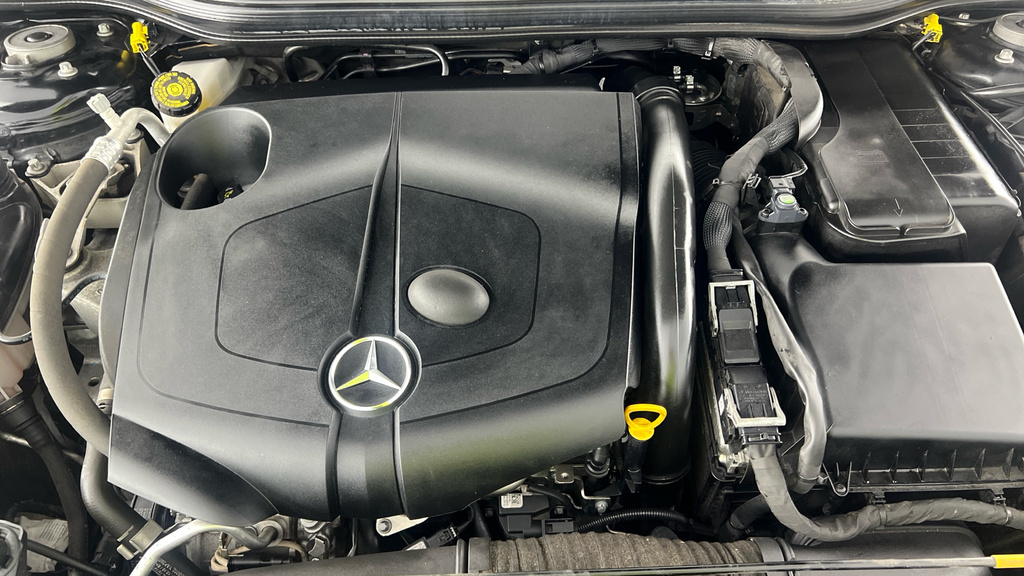 Mercedes-Benz GLA Class Class Gla 200D Se Hatchback Green #22