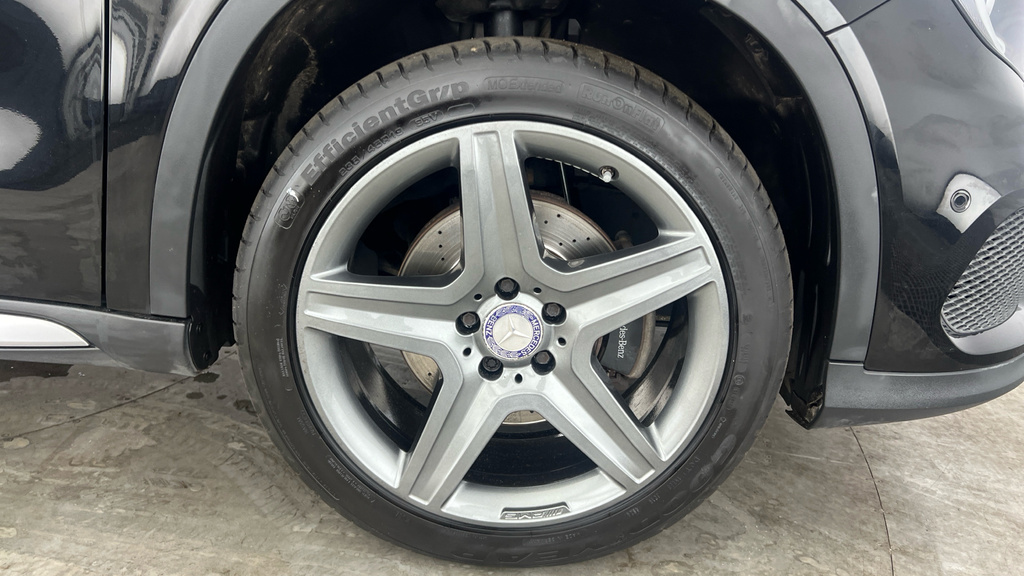 Mercedes-Benz GLA Class Class Gla 200D Se Hatchback Green #26