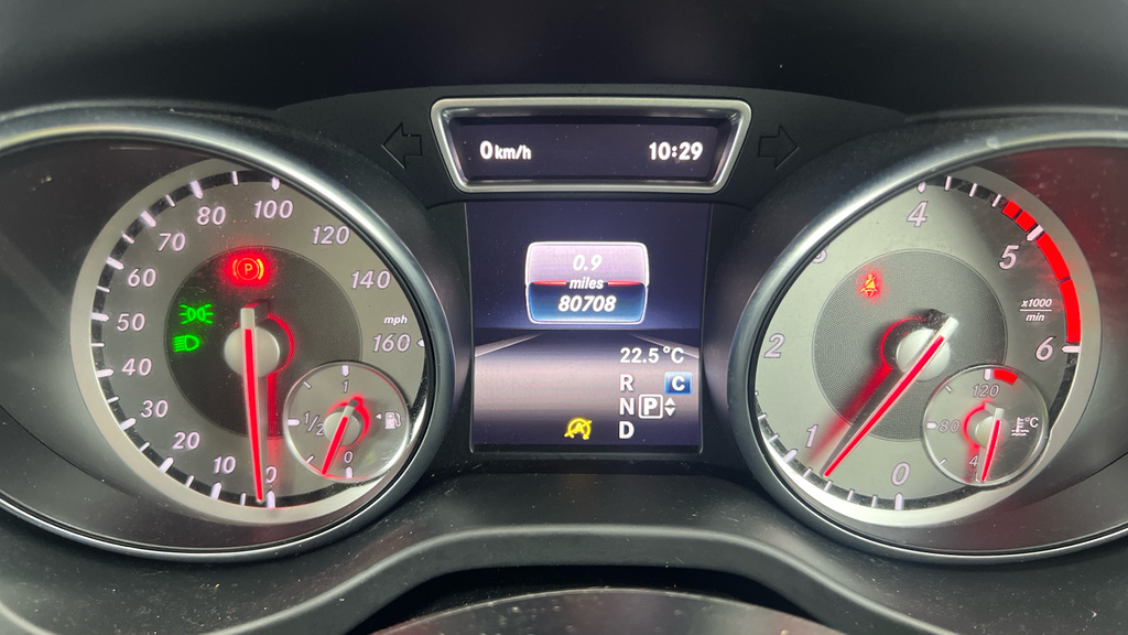 Mercedes-Benz GLA Class Class Gla 200D Se Hatchback Green #19