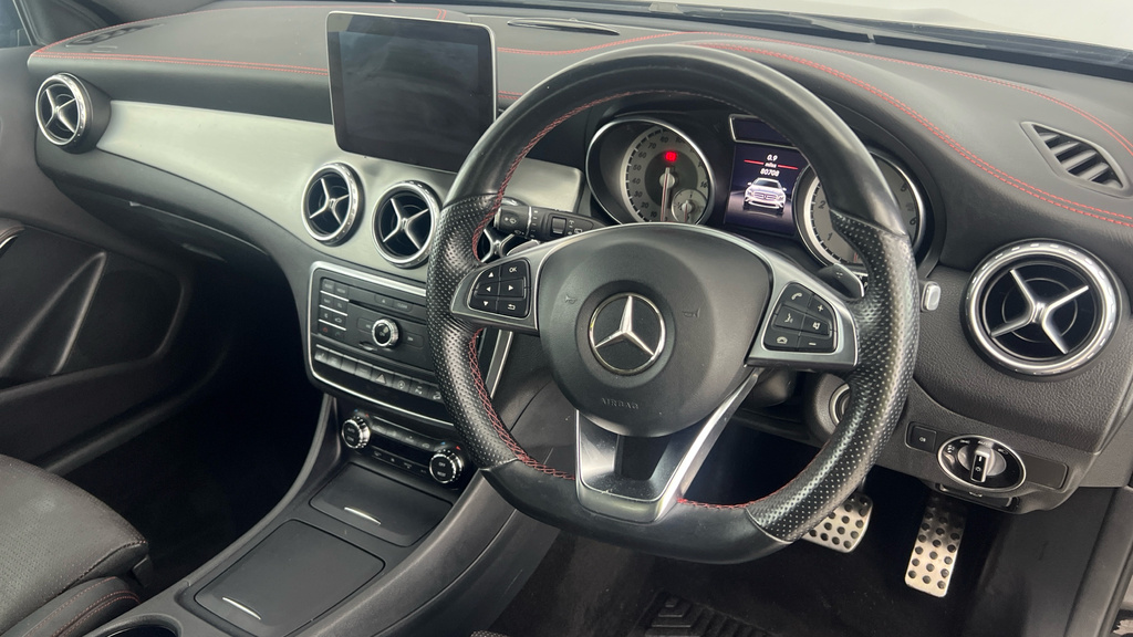 Mercedes-Benz GLA Class Class Gla 200D Se Hatchback Green #9