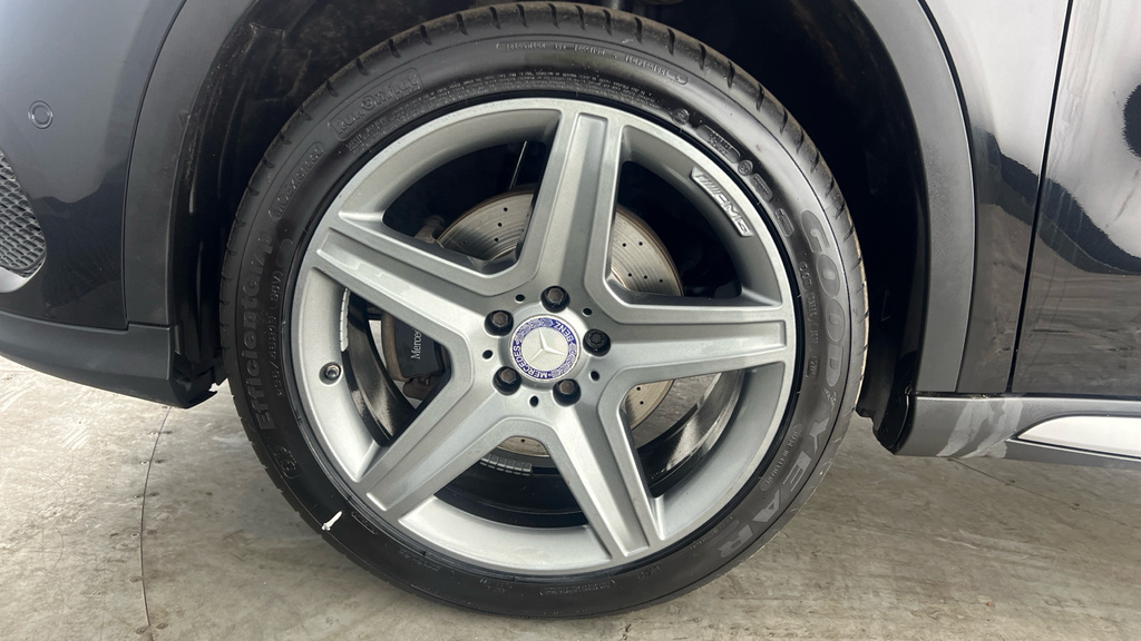 Mercedes-Benz GLA Class Class Gla 200D Se Hatchback Green #23