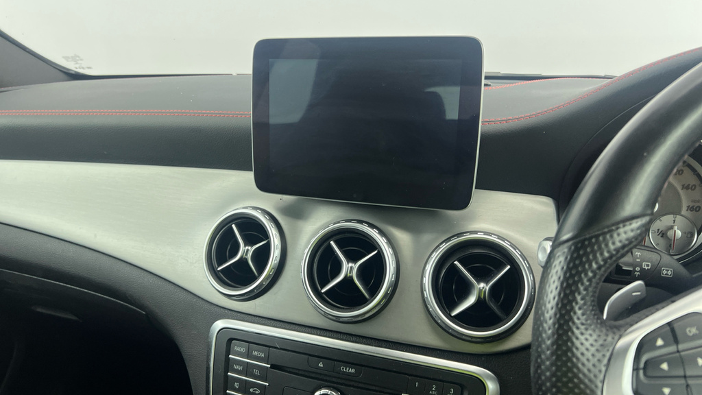 Mercedes-Benz GLA Class Class Gla 200D Se Hatchback Green #18