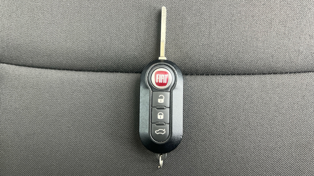 Fiat 500 Hatchback Blue #11