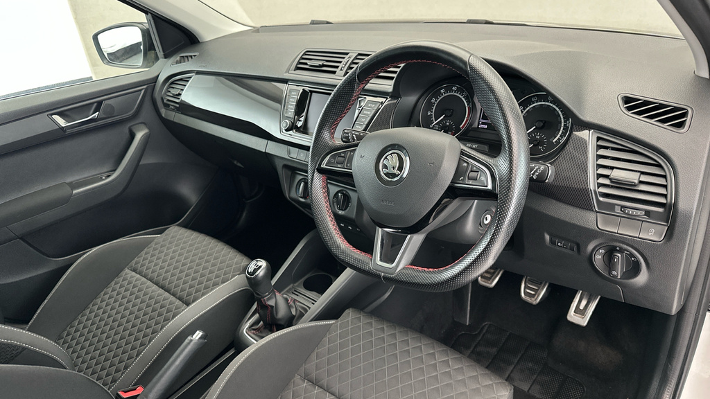 Skoda Fabia Se L White #11
