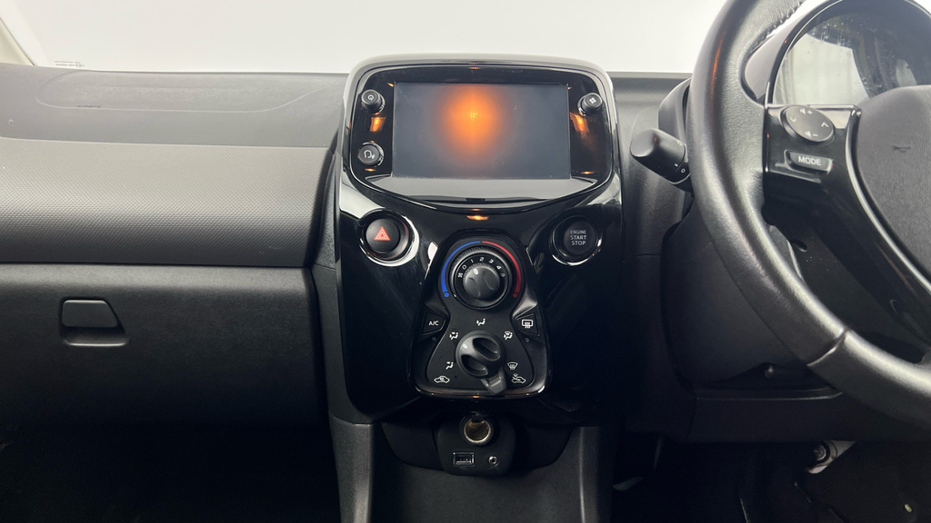 Peugeot 108 Active Red #14