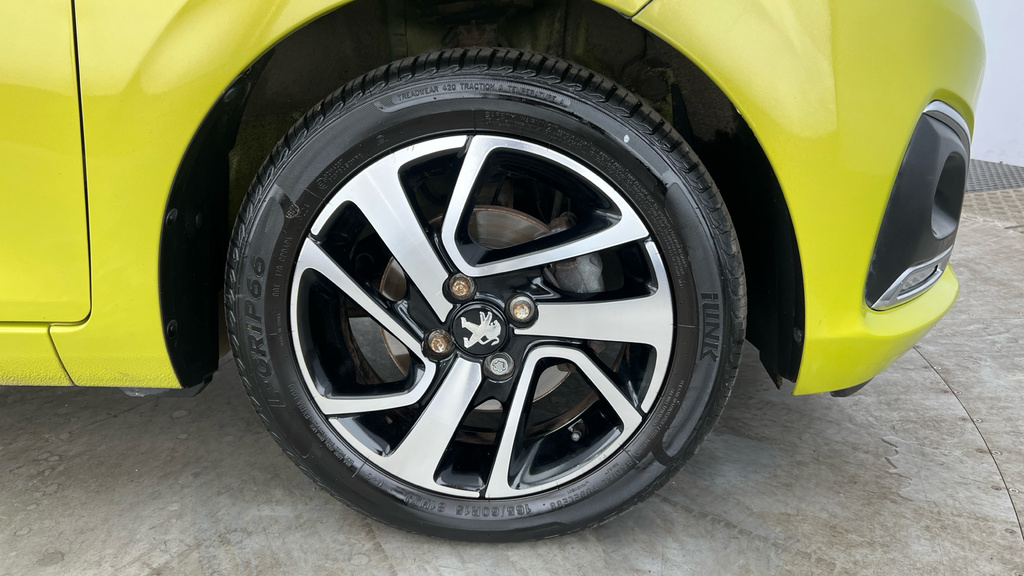 Peugeot 108 Active Red #25