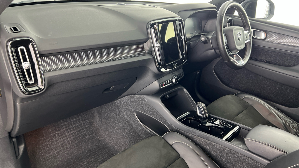 Volvo XC40 B4 R-design Pro Black #10