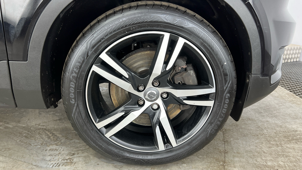 Volvo XC40 B4 R-design Pro Black #30