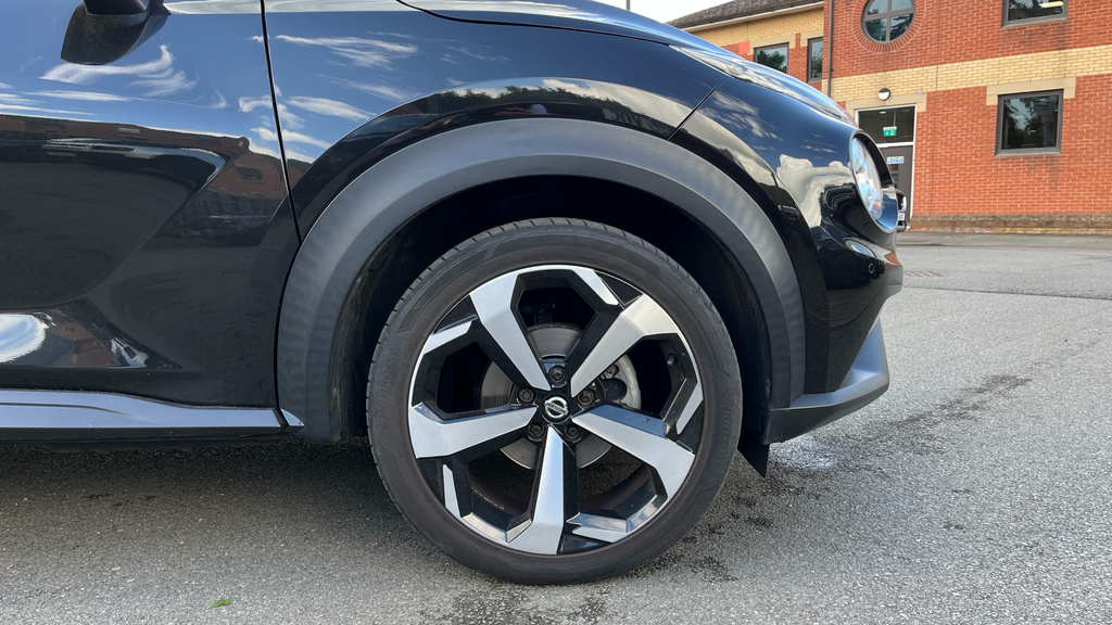 Nissan Juke Tekna Red #20