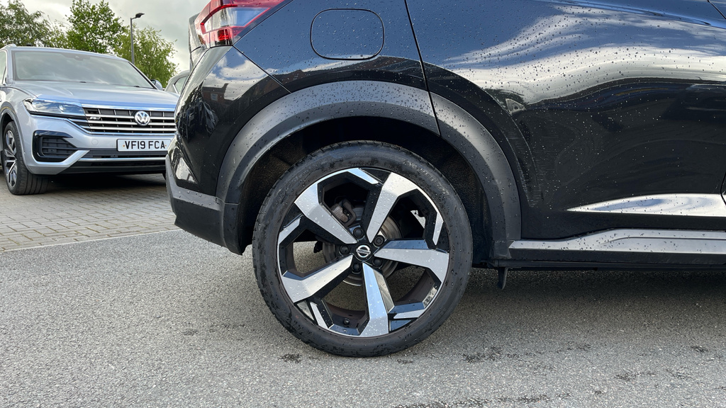 Nissan Juke Tekna Red #19