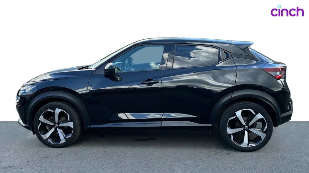 Nissan Juke Tekna Red #6