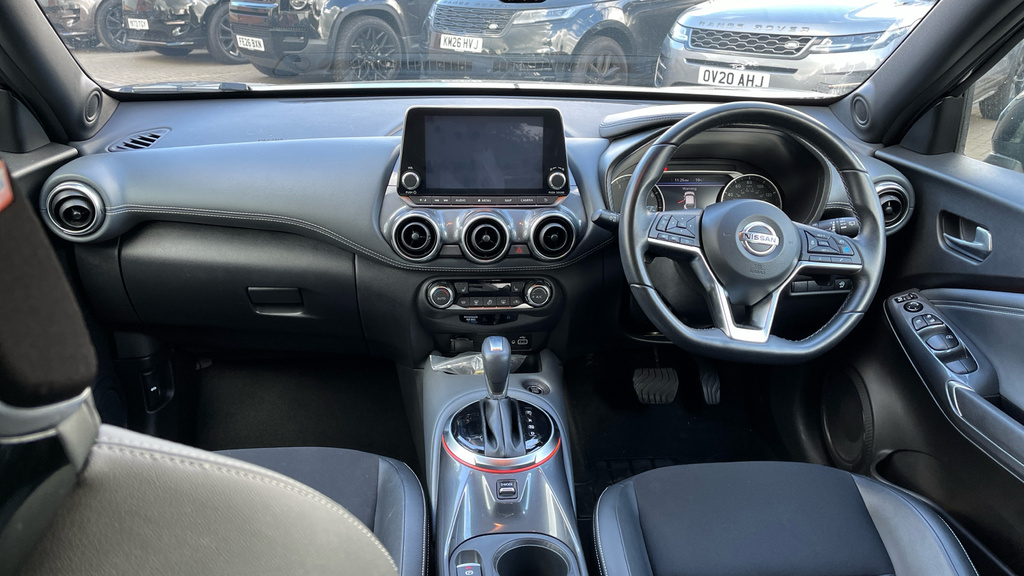 Nissan Juke Tekna Red #11