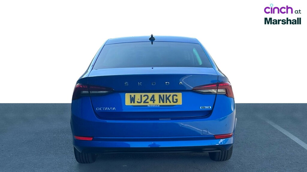 Skoda Octavia 1.5 Tsi Se Technology Black #4