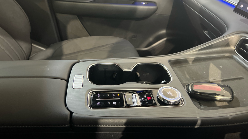 Chery Tiggo 8 1.5T Phev Summit Dht White #30