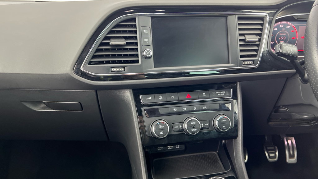 Seat Leon 1.4 Tsi 125 Fr Technology Black #21