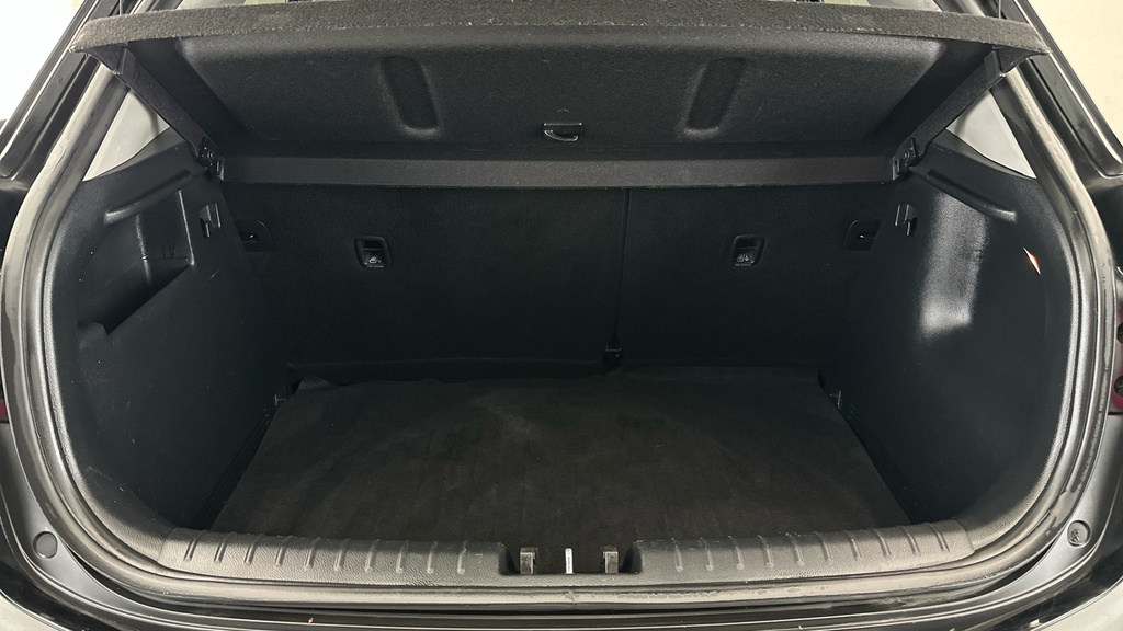 Kia Stonic Estate Black #20