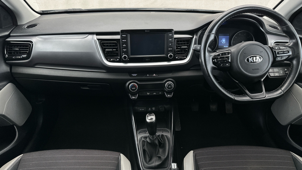 Kia Stonic Estate Black #13