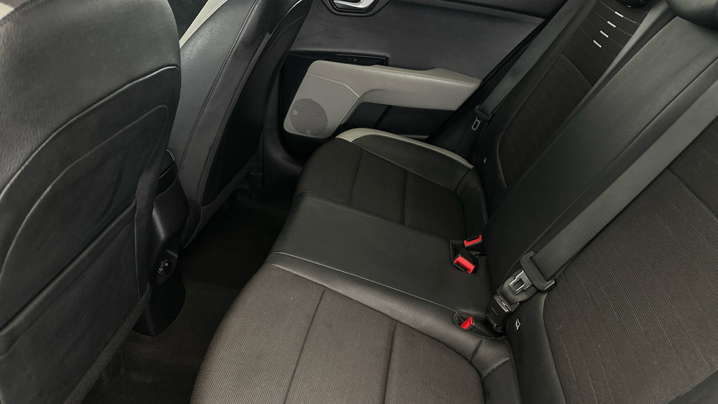 Kia Stonic Estate Black #19