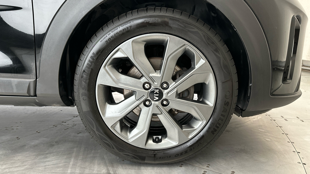 Kia Stonic Estate Black #25