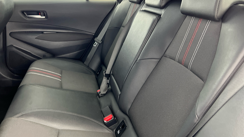 Toyota Corolla Corolla Excel Hev Cvt Black #24