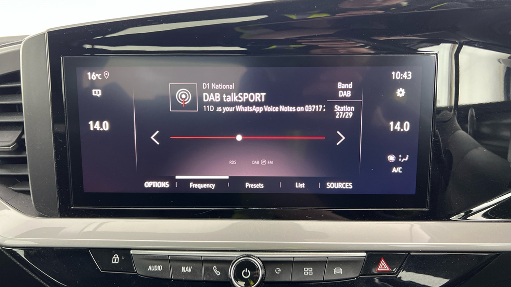 Vauxhall Mokka Design White #18