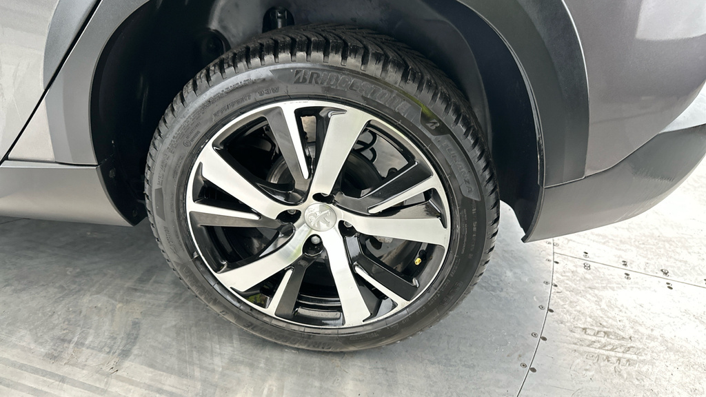 Peugeot 2008 Allure Premium White #25