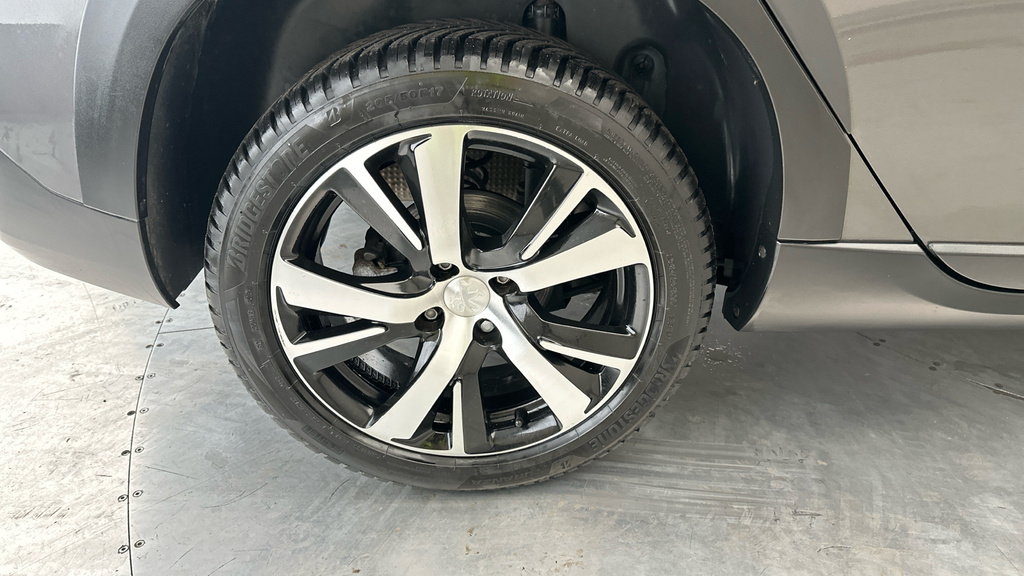 Peugeot 2008 Allure Premium White #26