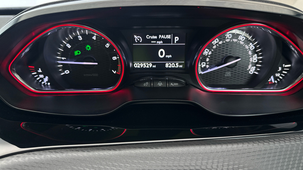 Peugeot 2008 Allure Premium White #20
