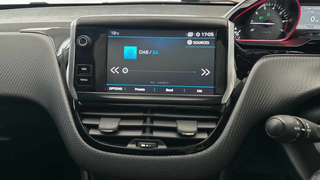 Peugeot 2008 Allure Premium White #18