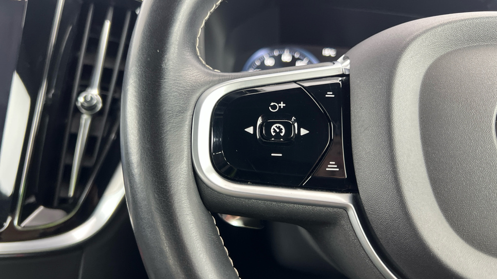 Volvo V60 V60 R-design D4 White #15