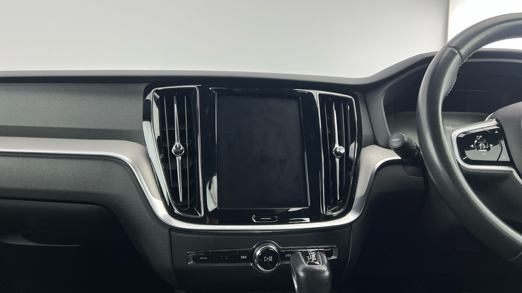 Volvo V60 V60 R-design D4 White #16
