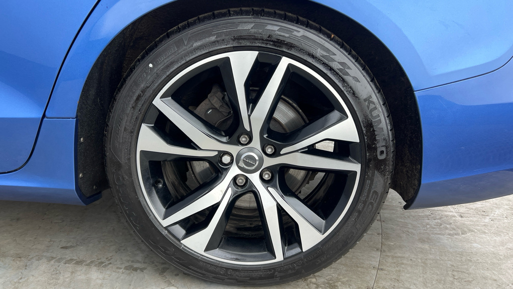 Volvo V60 V60 R-design D4 White #25