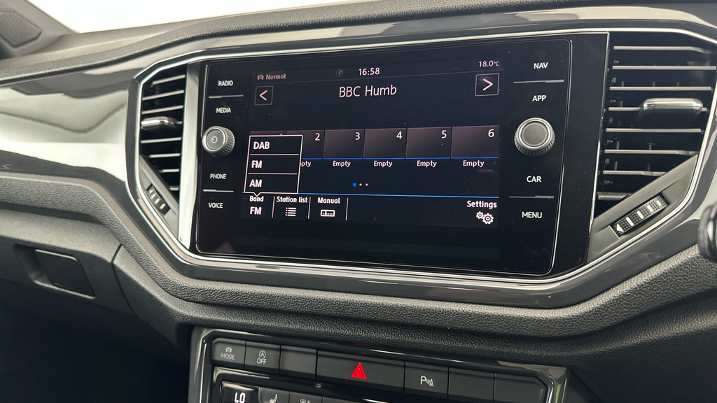 Volkswagen T-Roc Hatchback Grey #15
