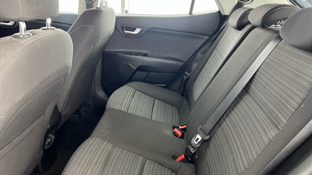 Kia Stonic Red #18