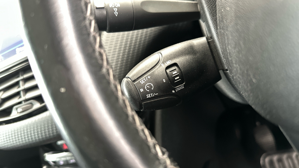 Peugeot 2008 Active Grey #13
