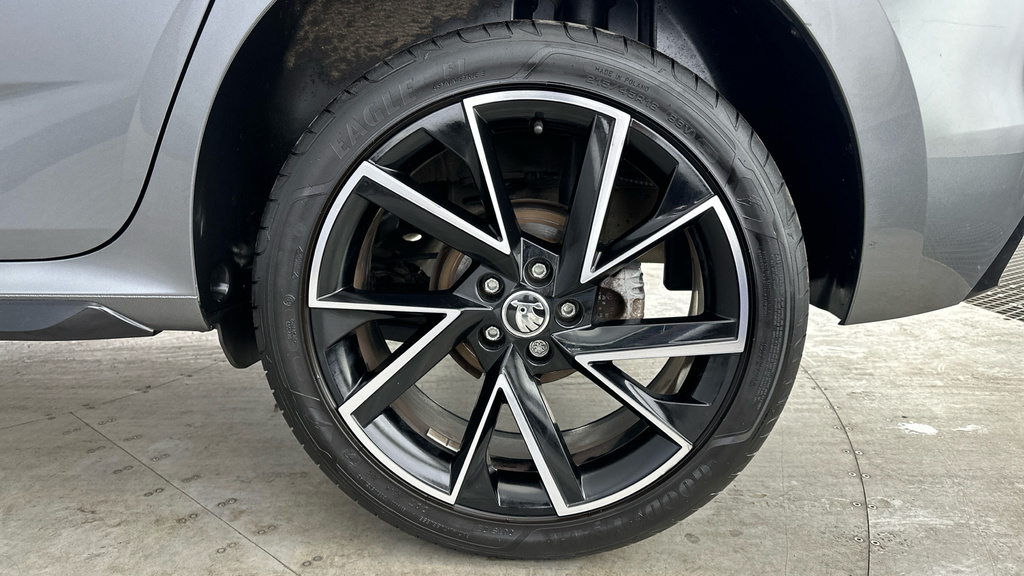 Skoda Kamiq Se Drive Silver #24