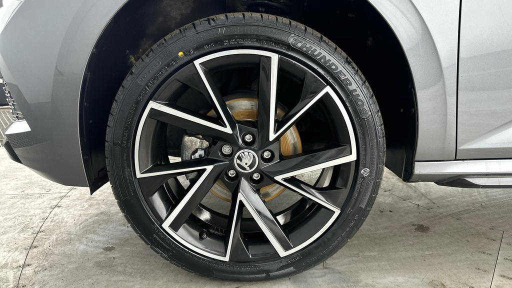 Skoda Kamiq Se Drive Silver #23