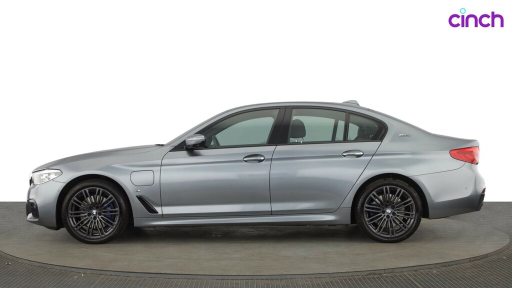 BMW 5 Series Saloon Blue #6