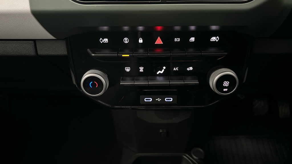 Dacia Spring 27Kwh Extreme 65 48Kw 2024 Red #14